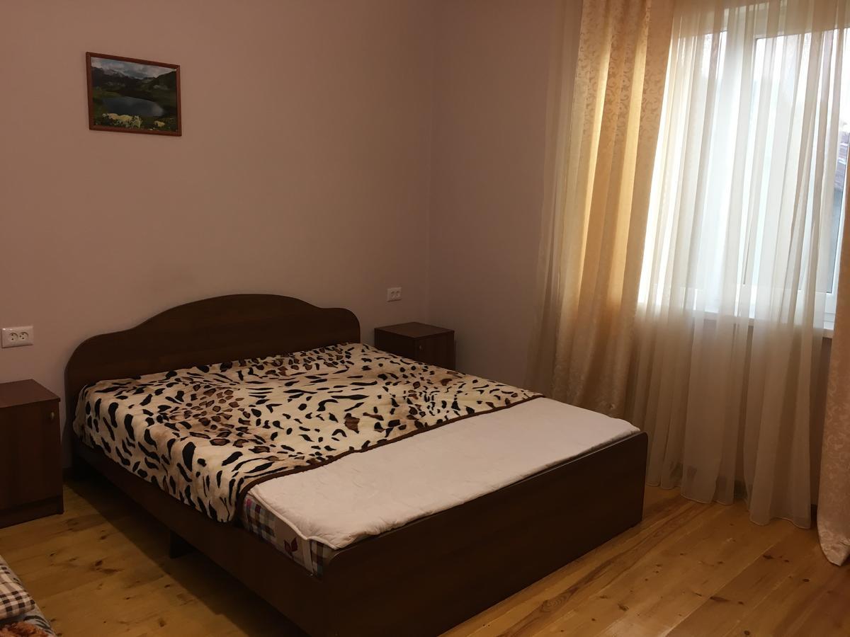 Guest House On Shakirbay 11 Sukhumi Ngoại thất bức ảnh